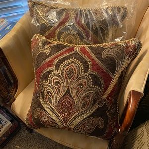 Gorgeous Pair Croscill Bradney Accent Pillows NIP